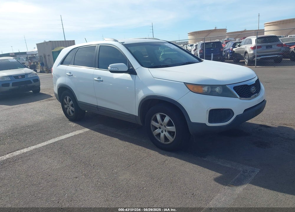 2011 KIA SORENTO LX V6 VIN: 5XYKT4A27BG136162