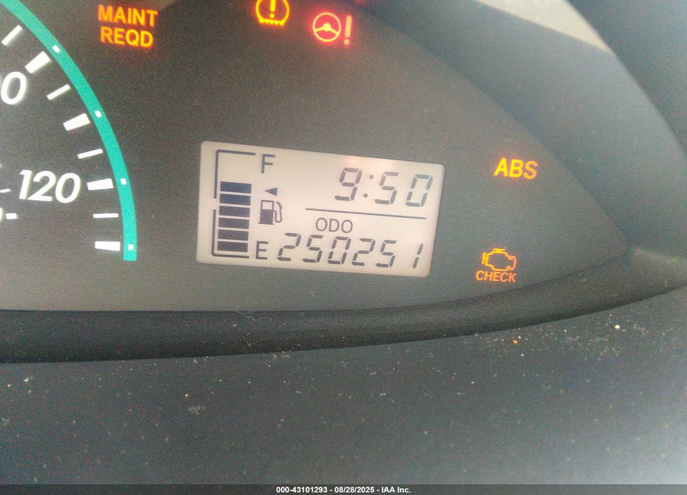 2010 TOYOTA YARIS VIN: JTDBT4K35A1379460