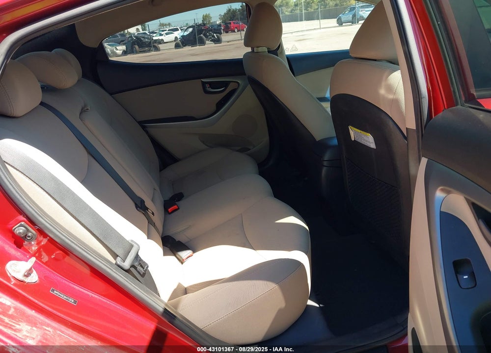 2016 HYUNDAI ELANTRA VIN: 5NPDH4AE5GH713078
