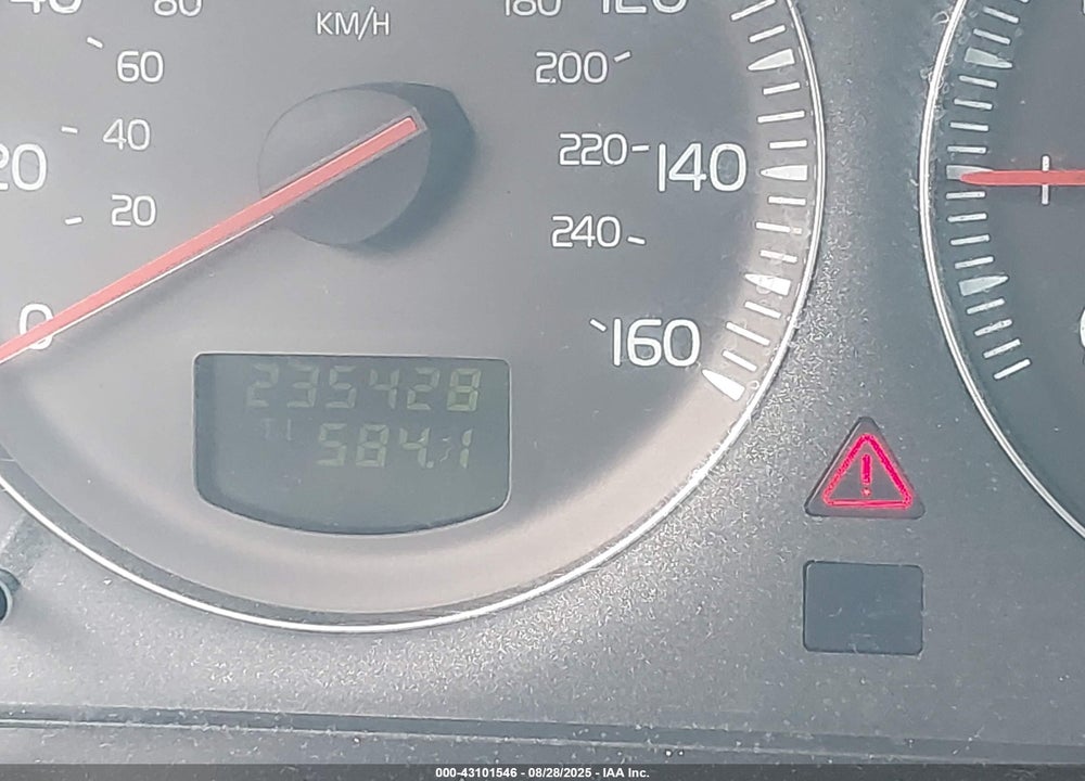2004 VOLVO XC70 2.5T VIN: YV1SZ59HX41158845