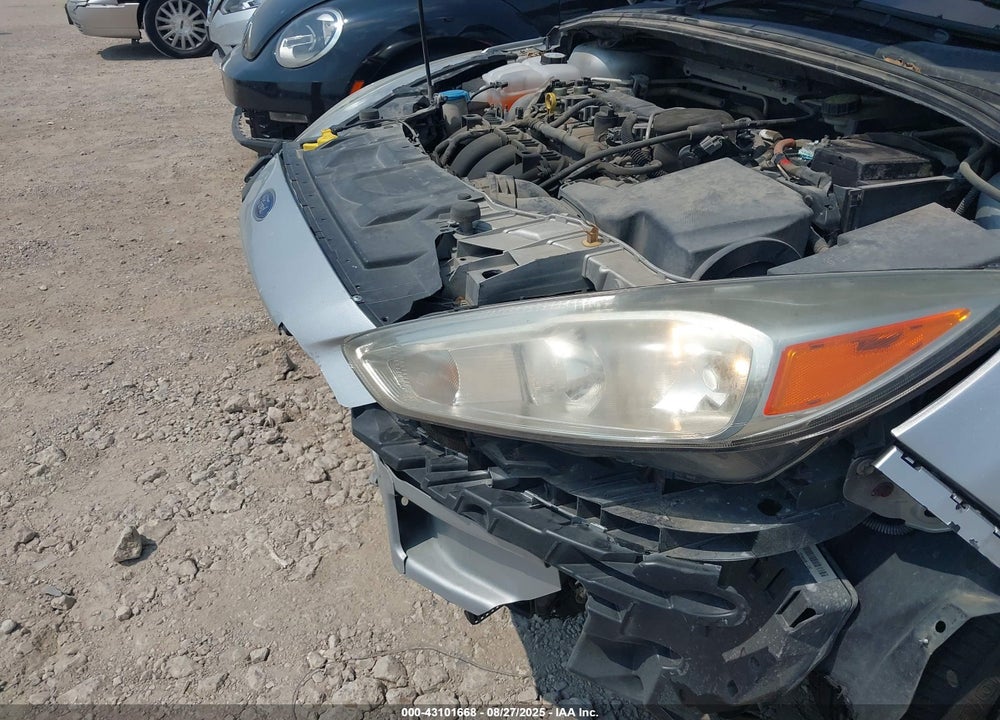 2016 FORD FOCUS VIN: 1FADP3E27GL311125