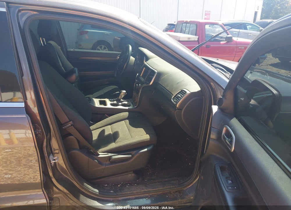 2019 JEEP GRAND CHEROKEE VIN: 1C4RJEAG1KC673233