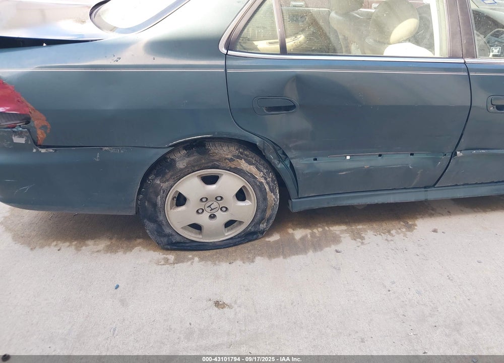 2002 HONDA ACCORD 3.0 EX VIN: 1HGCG16512A023092