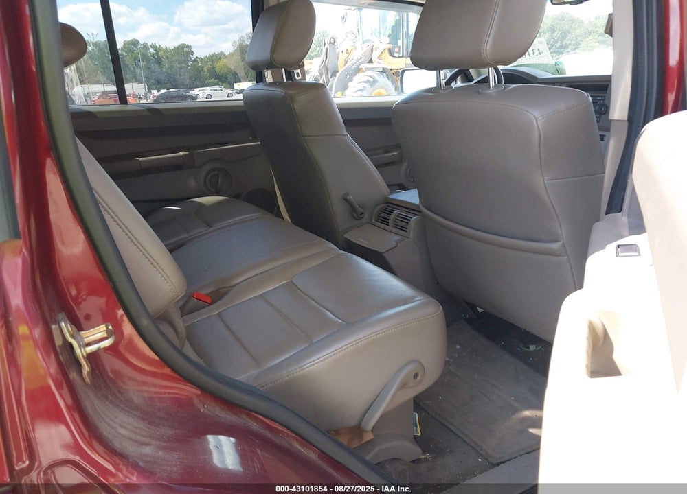 2007 JEEP COMMANDER VIN: 1J8HH48P17C579828