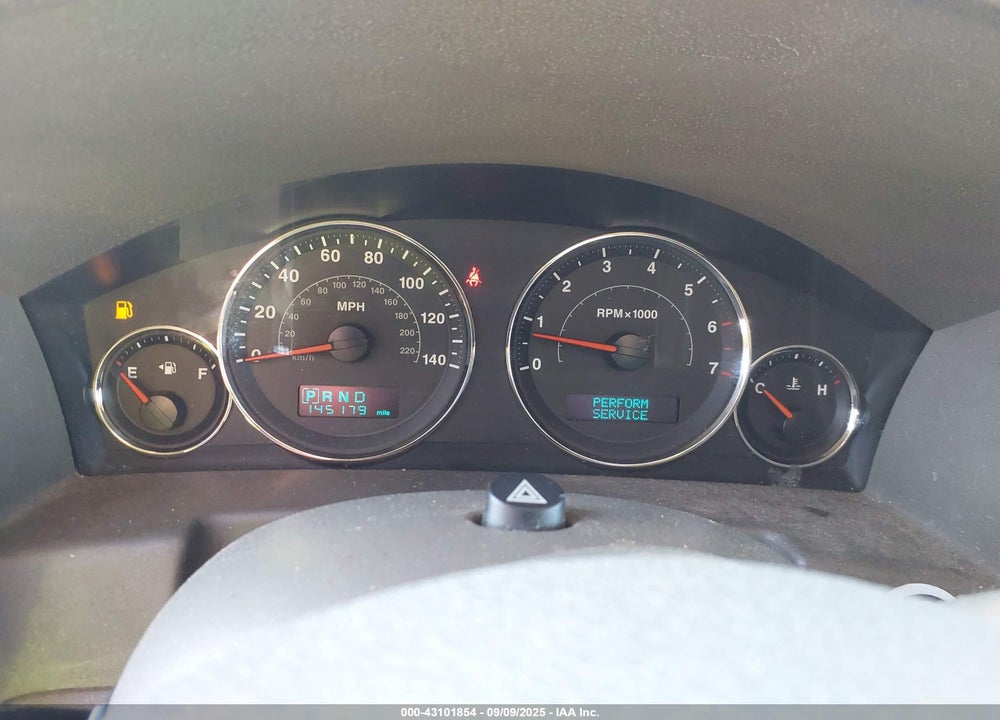 2007 JEEP COMMANDER VIN: 1J8HH48P17C579828