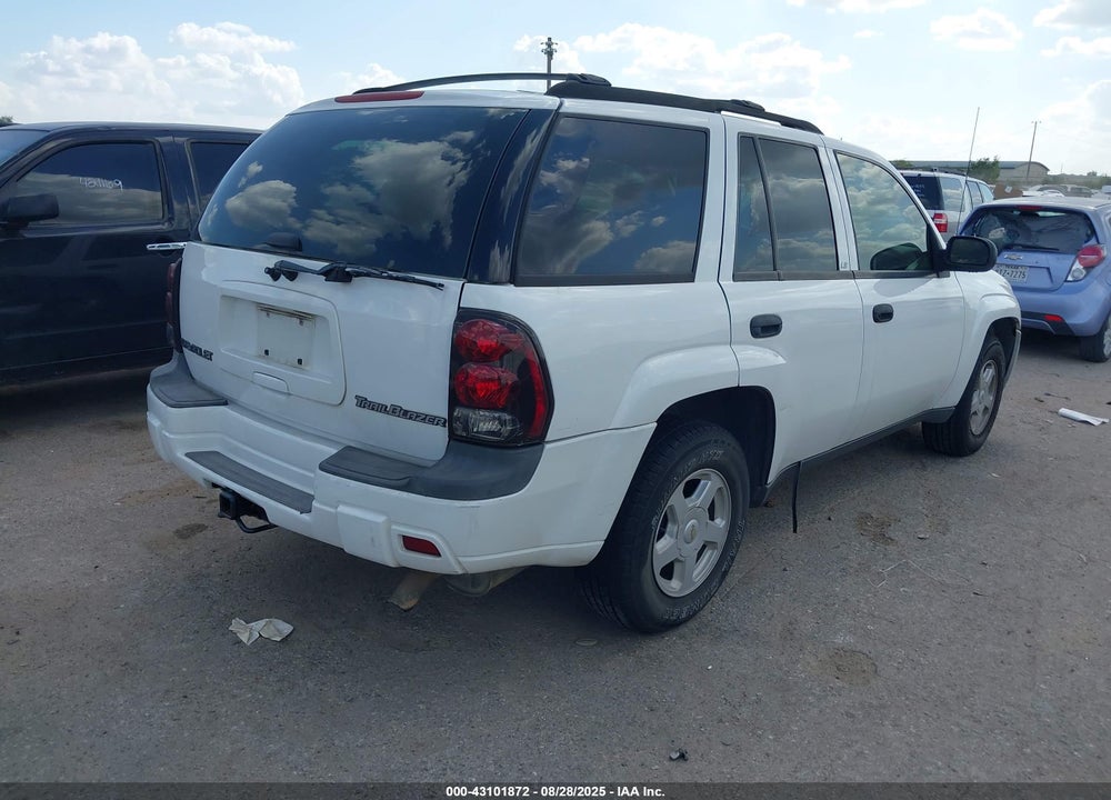 2002 CHEVROLET TRAILBLAZER LS VIN: 1GNDS13S322355838