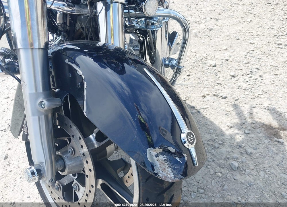2019 HARLEY-DAVIDSON FLHX VIN: 1HD1KBC15KB684371