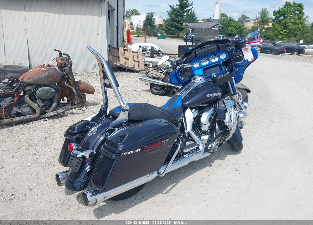 2019 HARLEY-DAVIDSON FLHX VIN: 1HD1KBC15KB684371