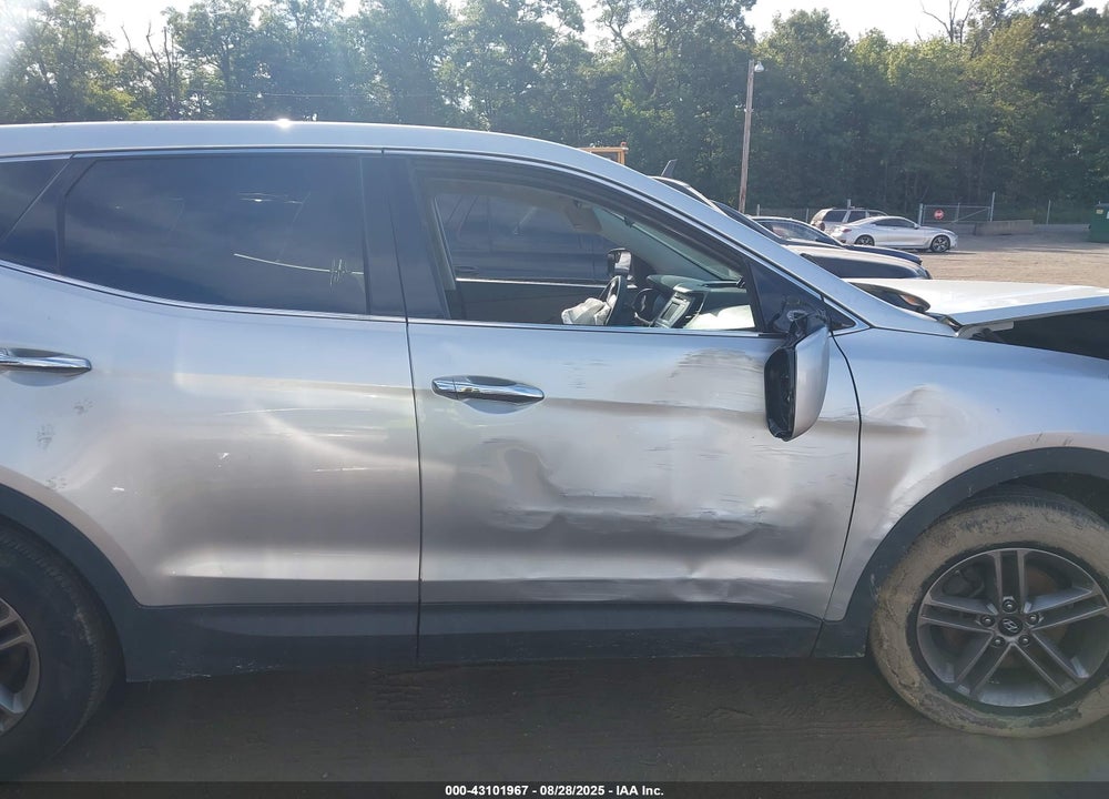 2017 HYUNDAI SANTA FE VIN: 5XYZT3LB7HG460095