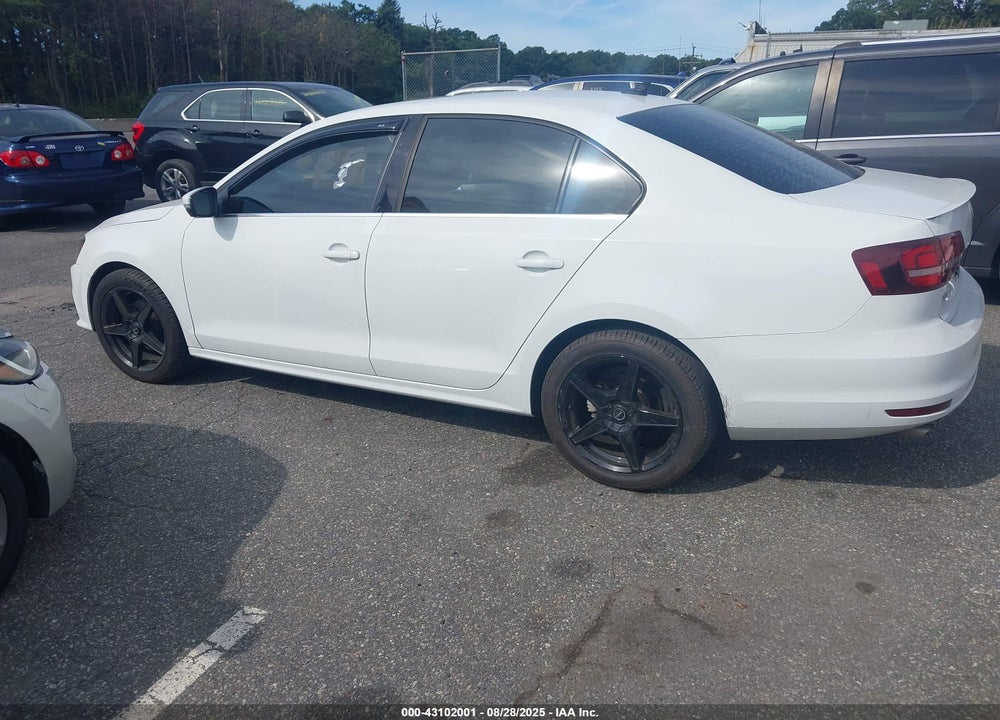 2018 VOLKSWAGEN JETTA VIN: 3VWDB7AJ8JM225211