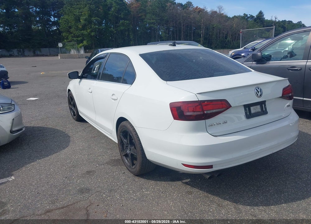 2018 VOLKSWAGEN JETTA VIN: 3VWDB7AJ8JM225211
