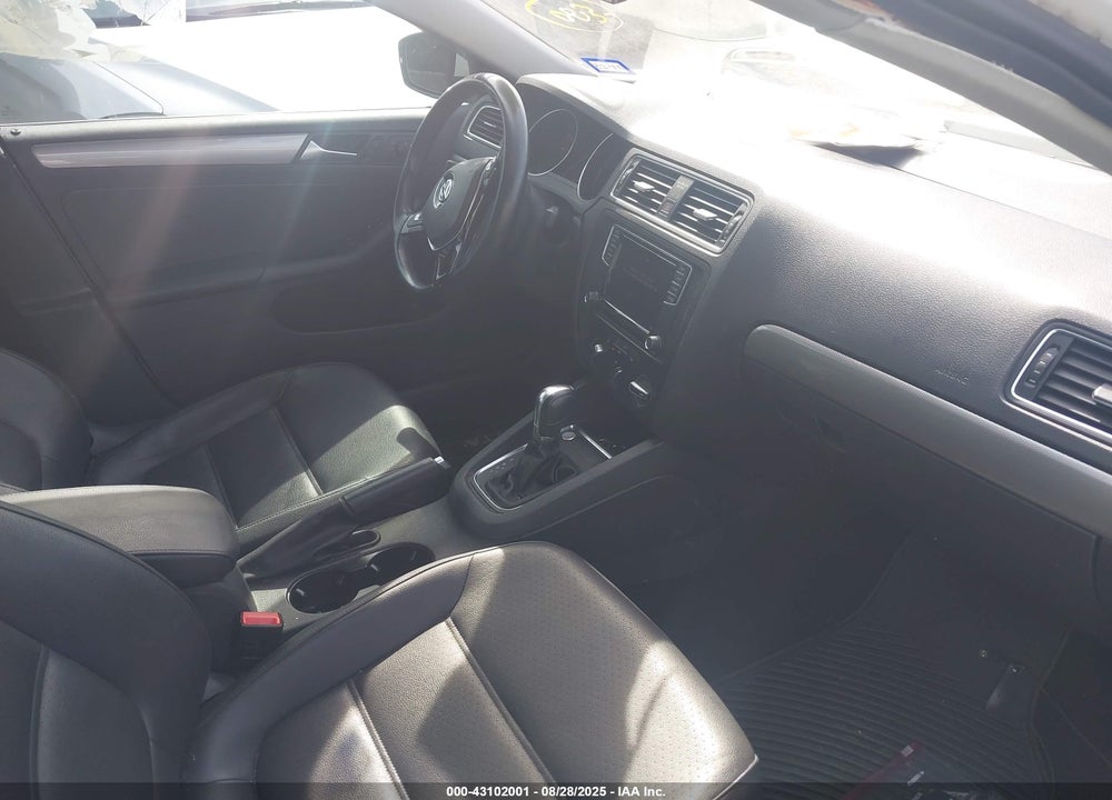 2018 VOLKSWAGEN JETTA VIN: 3VWDB7AJ8JM225211