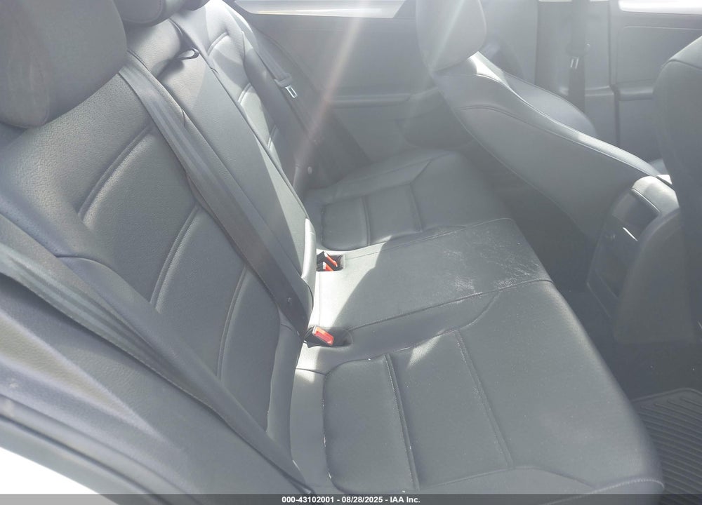 2018 VOLKSWAGEN JETTA VIN: 3VWDB7AJ8JM225211