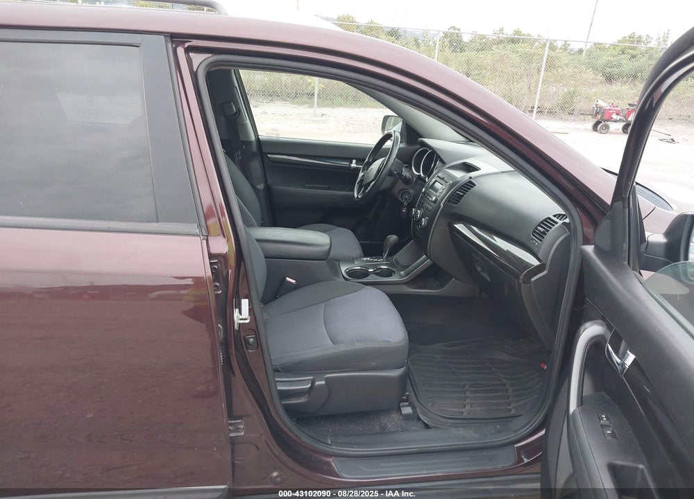 2012 KIA SORENTO VIN: 5XYKTDA24CG269365