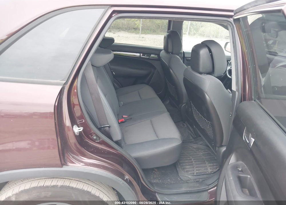 2012 KIA SORENTO VIN: 5XYKTDA24CG269365