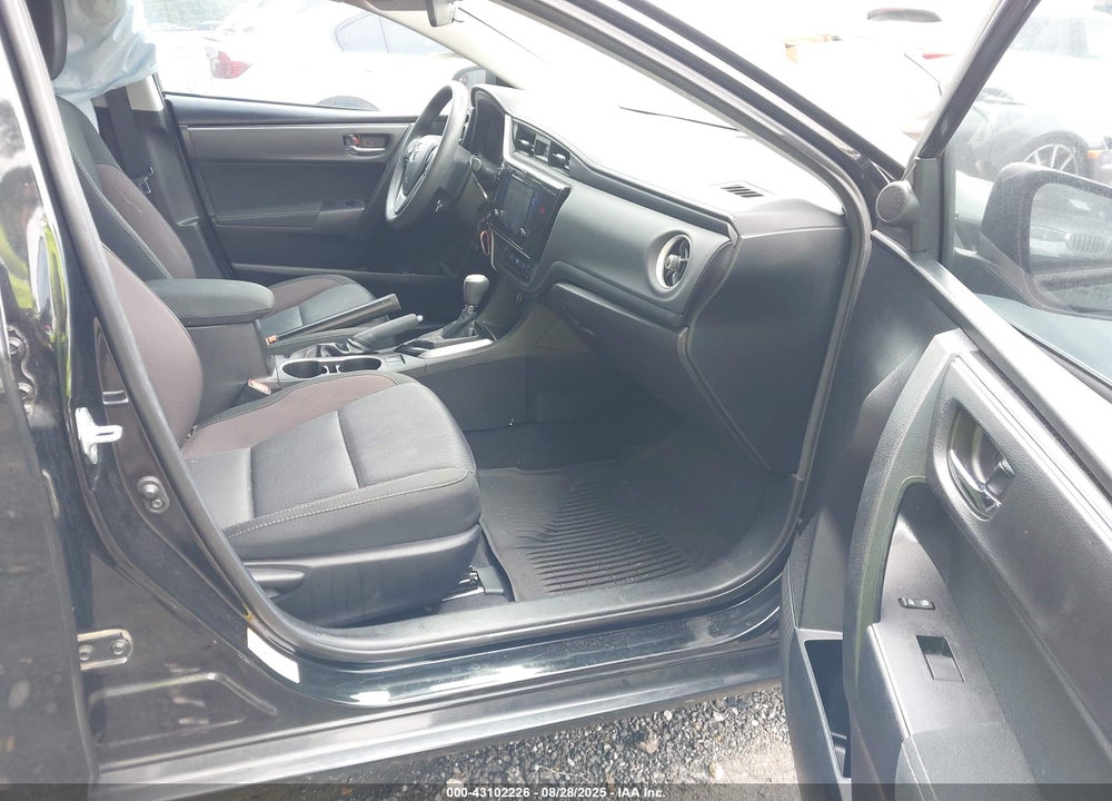 2018 TOYOTA COROLLA VIN: 5YFBURHE8JP755177