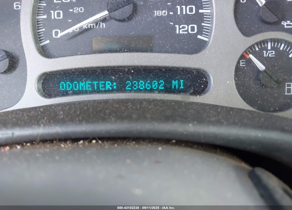 2005 GMC YUKON XL 1500 DENALI VIN: 1GKFK66U05J132151