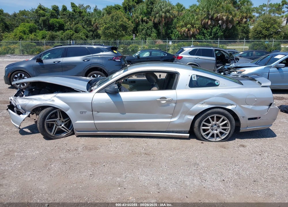 2005 FORD MUSTANG GT DELUXE/GT PREMIUM VIN: 1ZVFT82H555185267