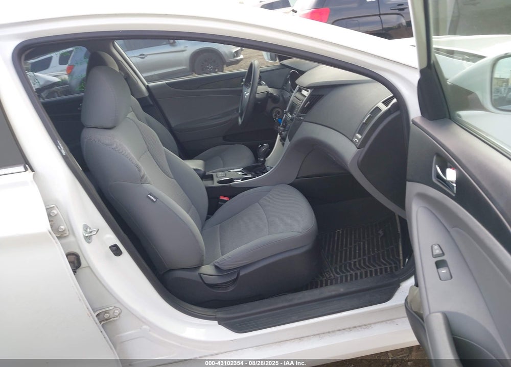 2014 HYUNDAI SONATA GLS VIN: 5NPEB4AC7EH871701