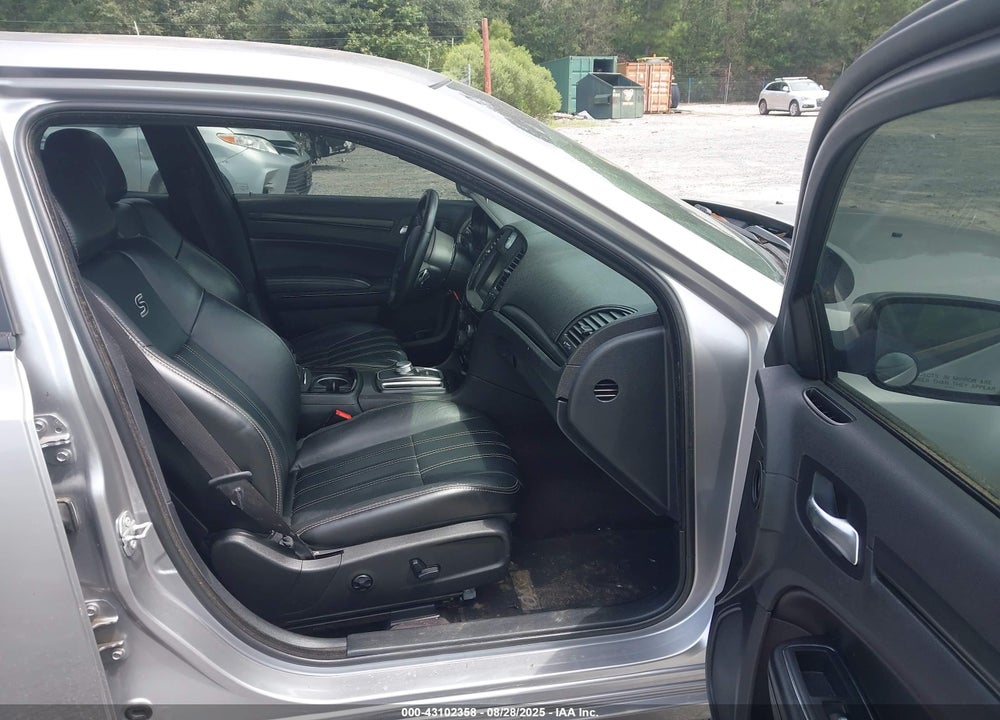 2016 CHRYSLER 300 VIN: 2C3CCAGG8GH244356