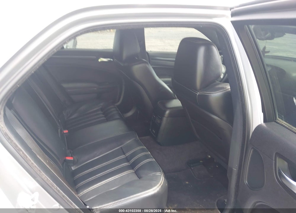 2016 CHRYSLER 300 VIN: 2C3CCAGG8GH244356