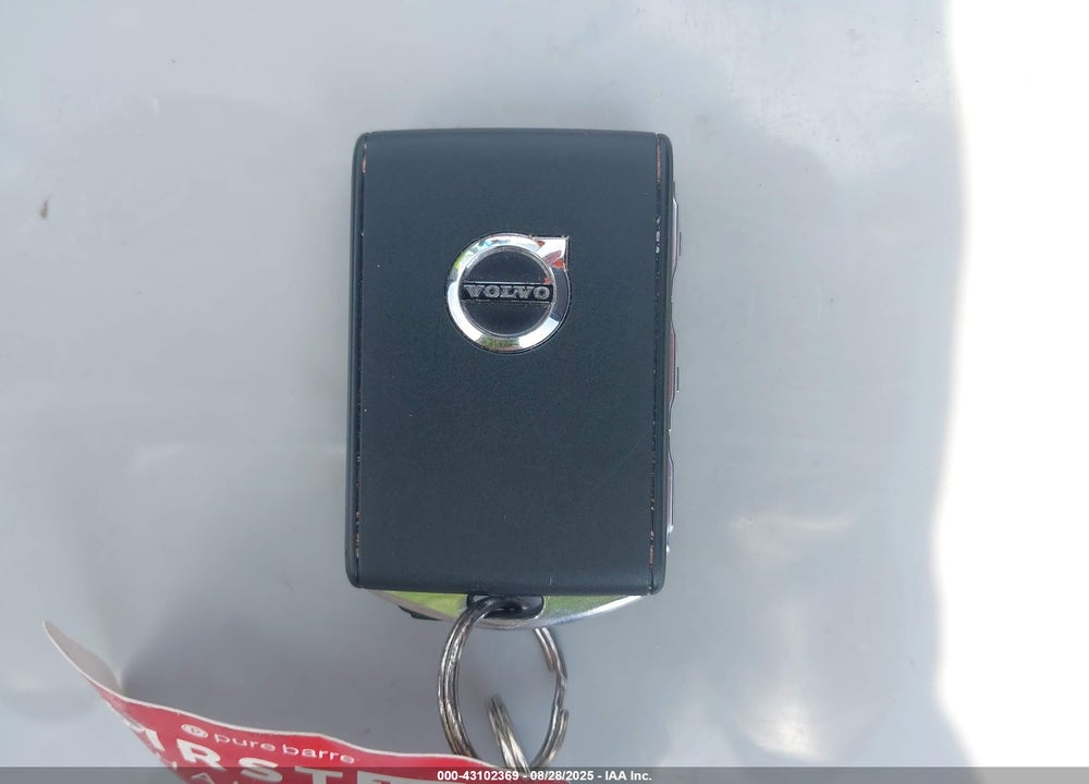 2019 VOLVO XC60 T5 MOMENTUM VIN: LYV102RK4KB214452