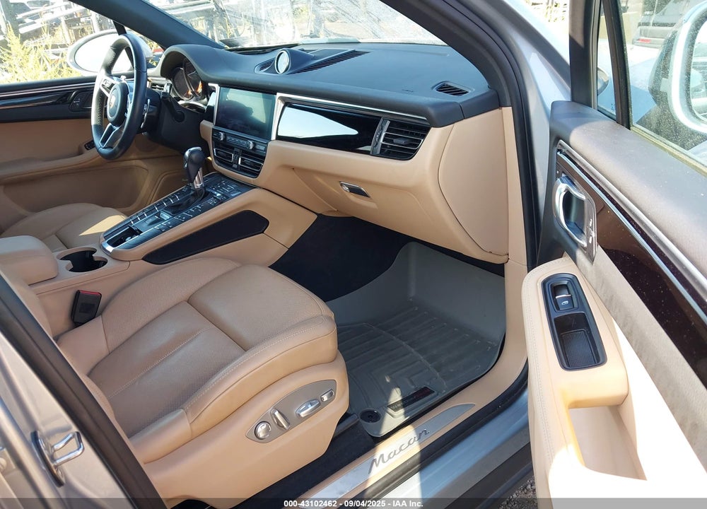 2019 PORSCHE MACAN VIN: WP1AA2A52KLB03654