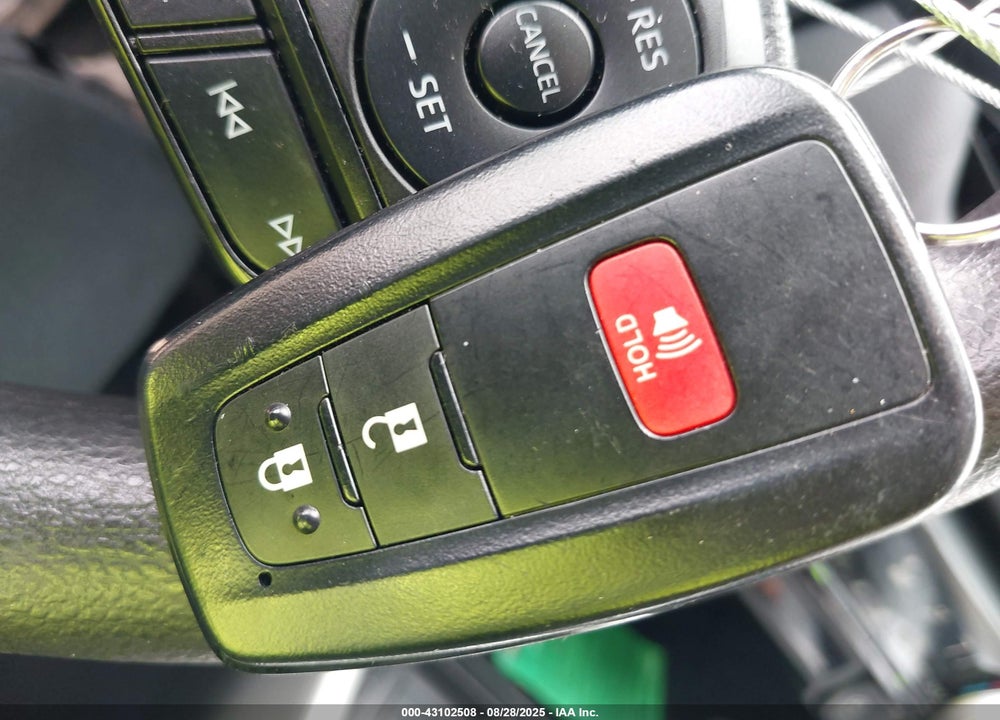 2021 TOYOTA RAV4 XLE VIN: 2T3P1RFV4MW180006