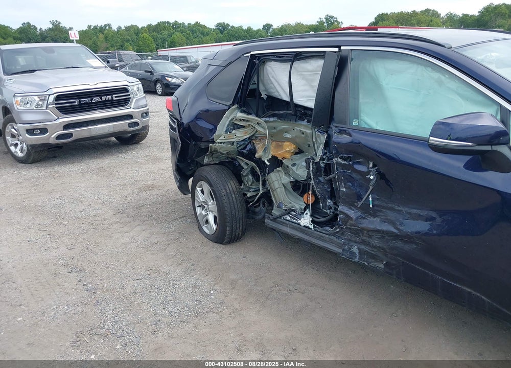2021 TOYOTA RAV4 XLE VIN: 2T3P1RFV4MW180006