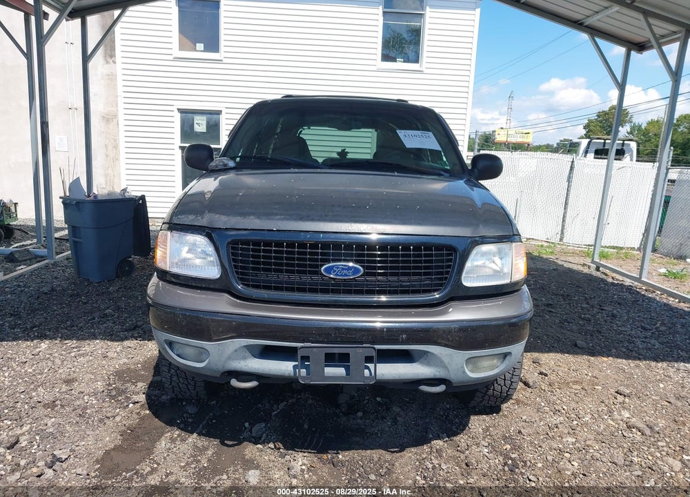 2001 FORD EXPEDITION XLT VIN: 1FMRU16W71LA90885