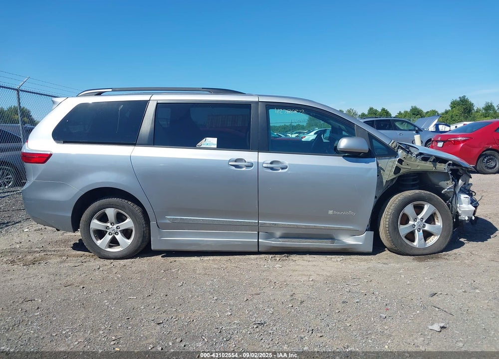2017 TOYOTA SIENNA VIN: 5TDKZ3DC7HS826423