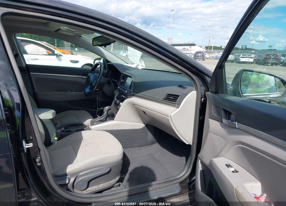 2019 HYUNDAI ELANTRA VIN: KMHD84LF5KU785480