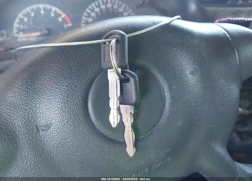 2002 PONTIAC GRAND PRIX SE VIN: 1G2WK52JX2F102479