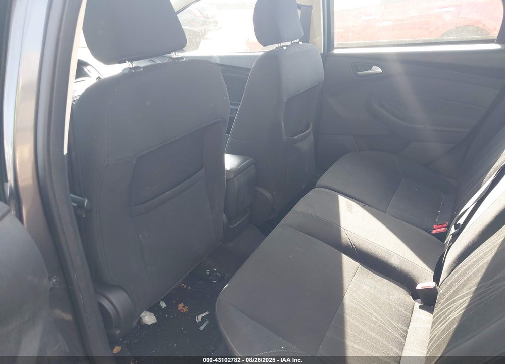 2017 FORD FOCUS SE VIN: 1FADP3K27HL301345