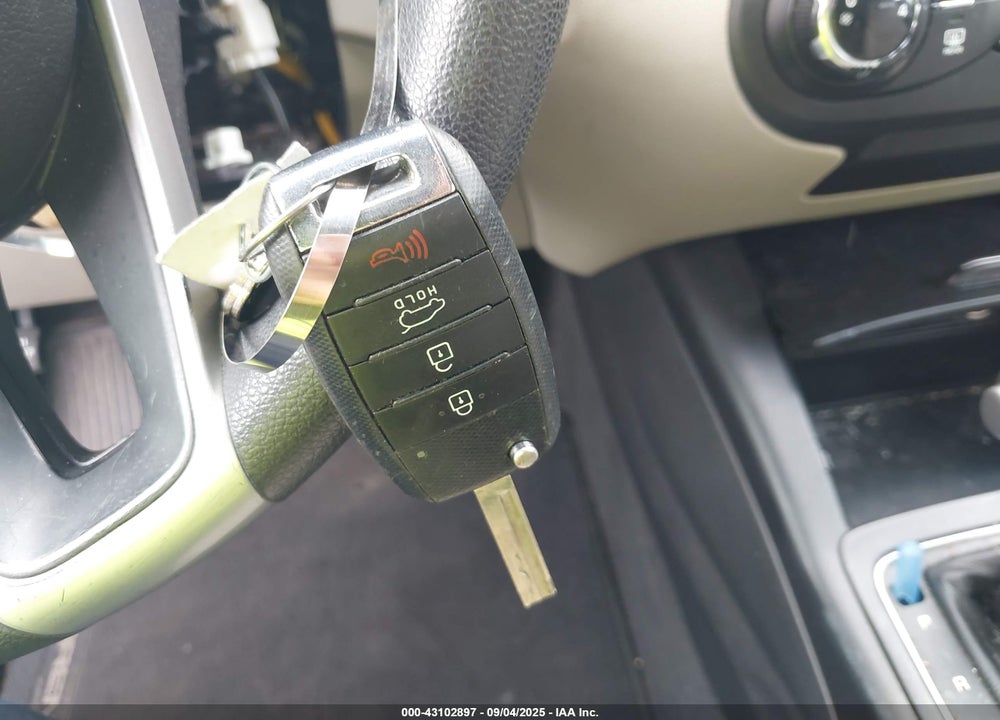 2017 KIA SORENTO VIN: 5XYPGDA35HG245134