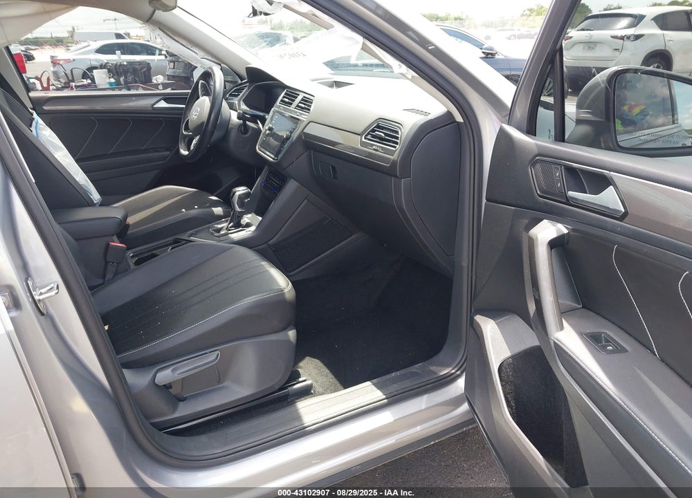 2022 VOLKSWAGEN TIGUAN VIN: 3VV3B7AX0NM149171