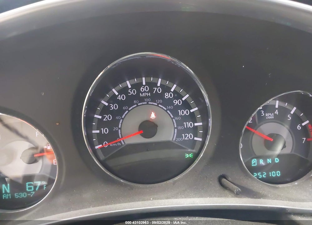 2011 CHRYSLER 200 LIMITED VIN: 1C3BC2FBXBN613810