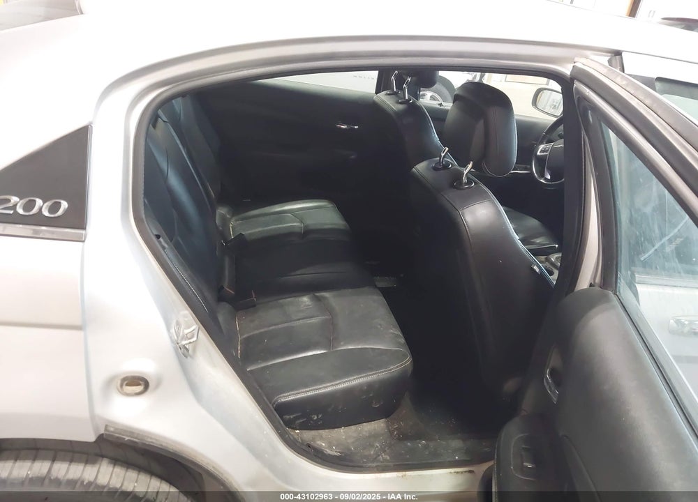 2011 CHRYSLER 200 LIMITED VIN: 1C3BC2FBXBN613810