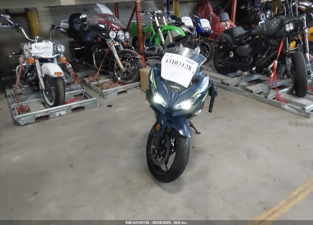 2022 KAWASAKI EX400 VIN: JKAEXKH12NDAH2854