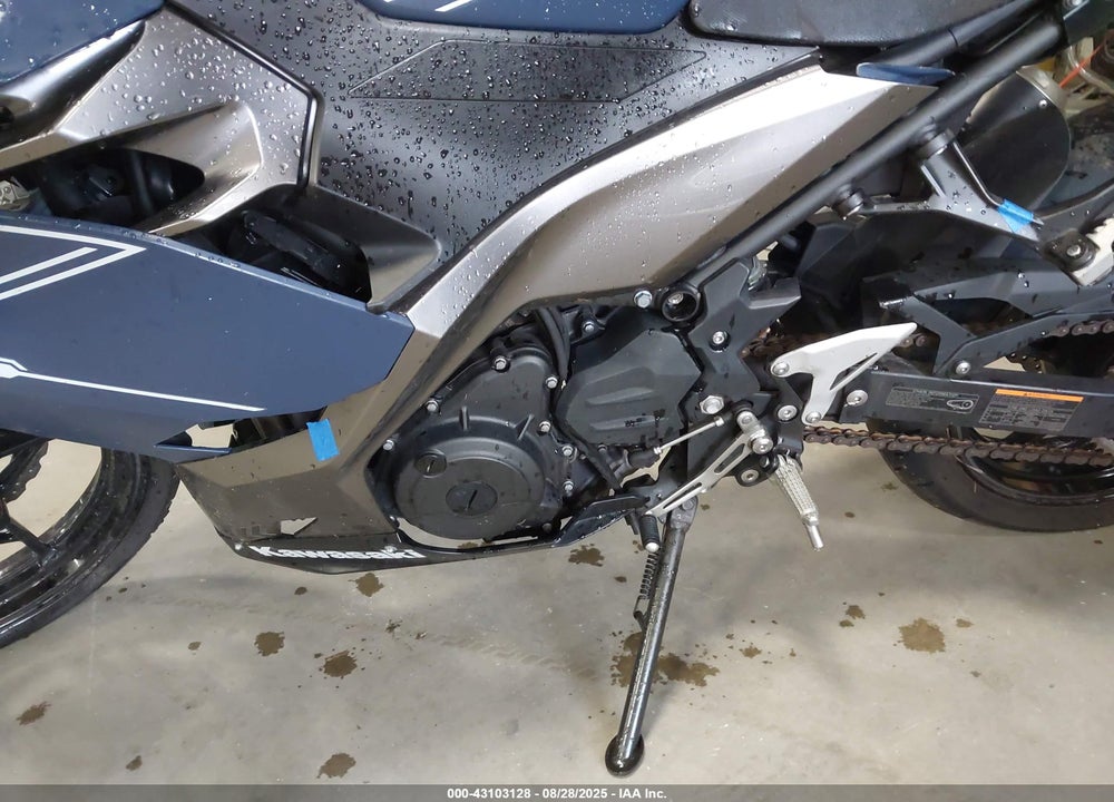 2022 KAWASAKI EX400 VIN: JKAEXKH12NDAH2854