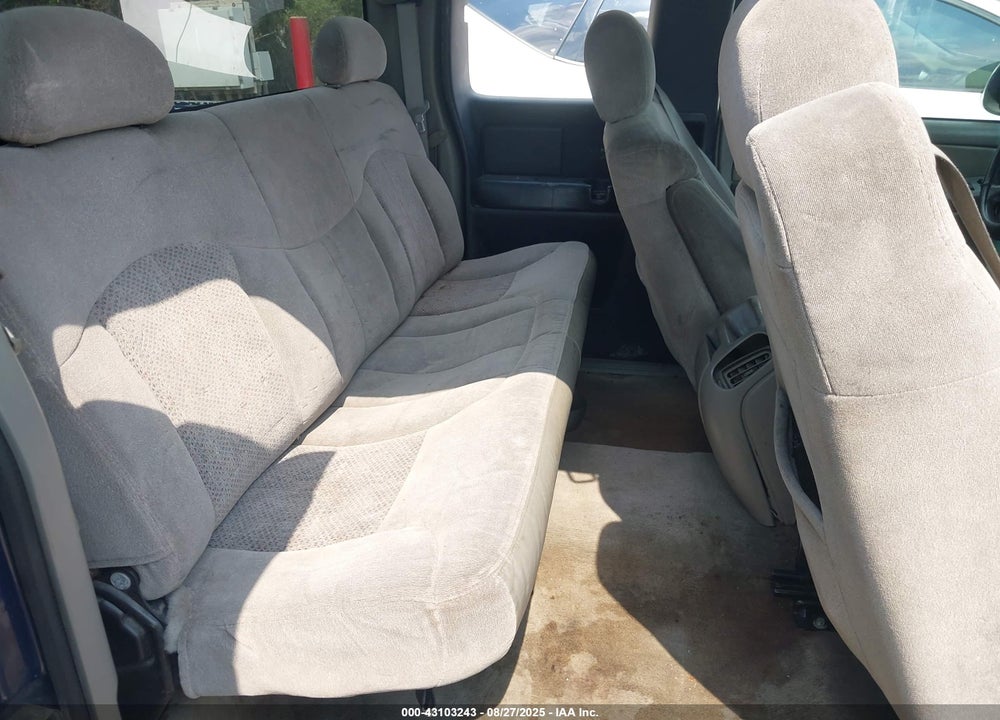 2000 CHEVROLET SILVERADO 1500 LS VIN: 2GCEC19V8Y1313380