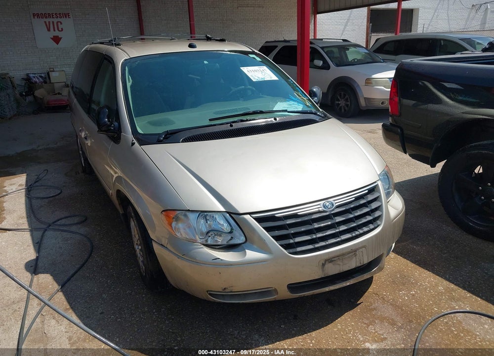 2005 CHRYSLER TOWN & COUNTRY LX VIN: 2C4GP44R75R592102