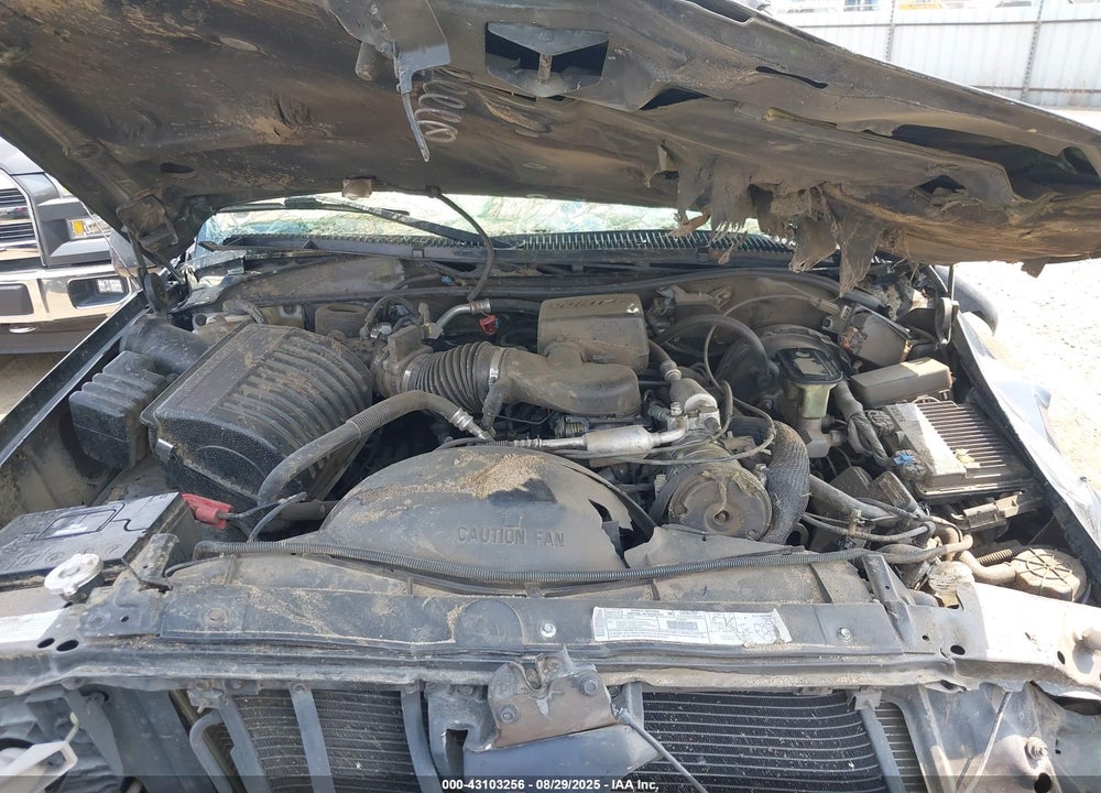 2000 CADILLAC ESCALADE STANDARD VIN: 1GYEK63RXYR222656