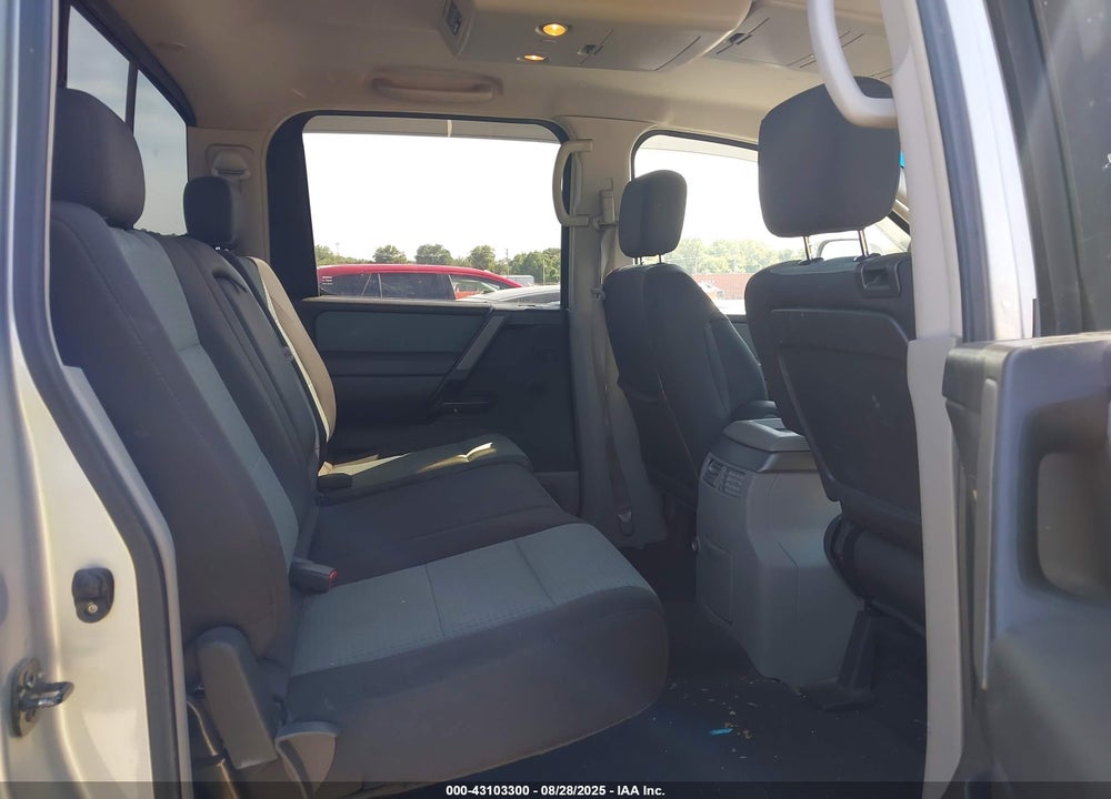 2004 NISSAN TITAN SE VIN: 1N6AA07B34N551750