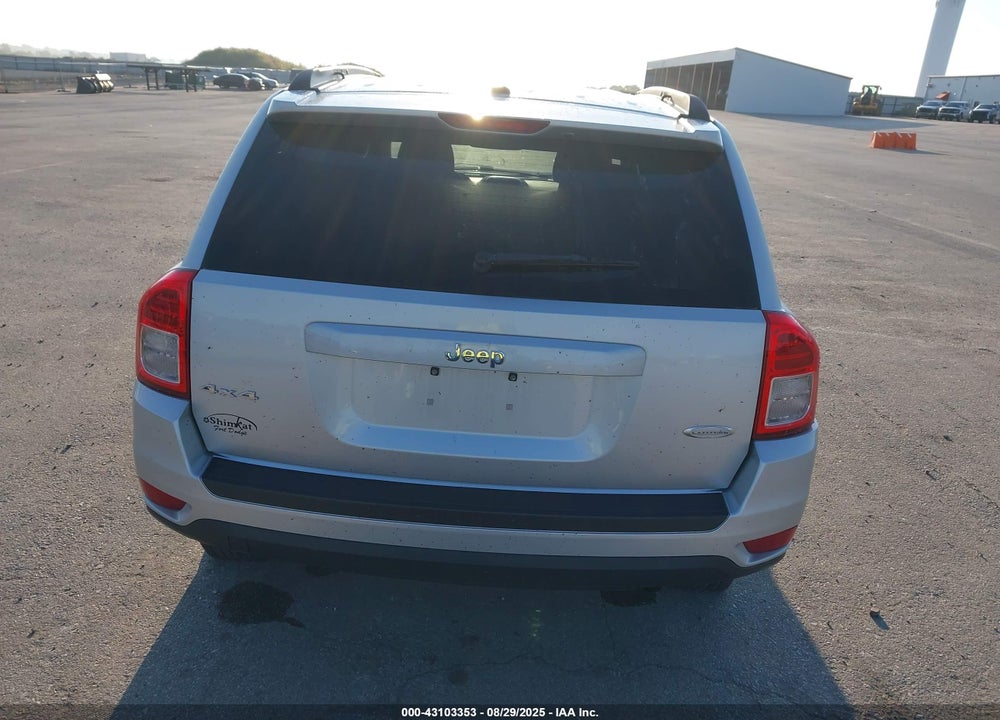 2012 JEEP COMPASS VIN: 1C4NJDEB2CD658422