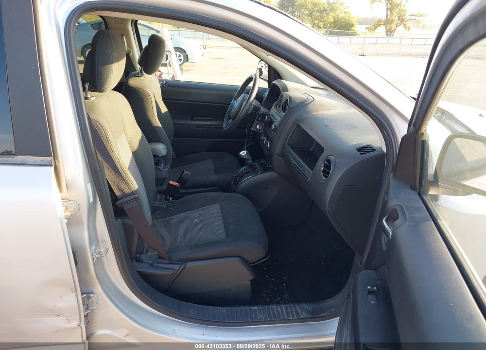 2012 JEEP COMPASS VIN: 1C4NJDEB2CD658422