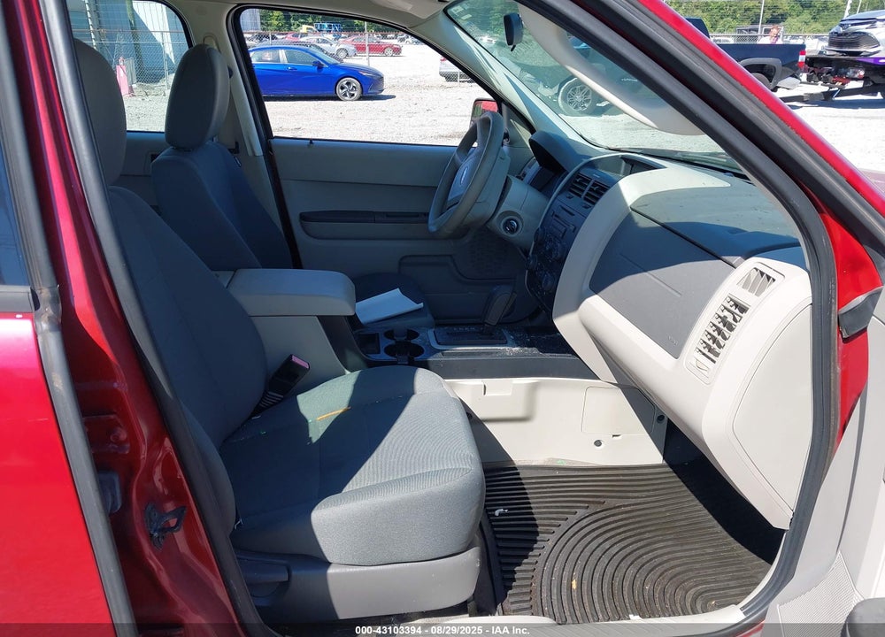 2011 FORD ESCAPE XLS VIN: 1FMCU0C79BKA80170