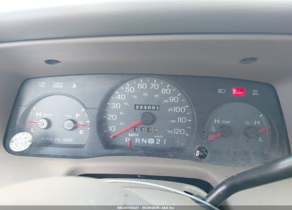 2004 MERCURY GRAND MARQUIS GS VIN: 2MEFM74W04X651477