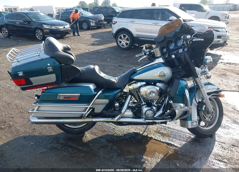 2004 HARLEY-DAVIDSON FLHTCUI SHRINE VIN: 1HD1FLW194Y615320