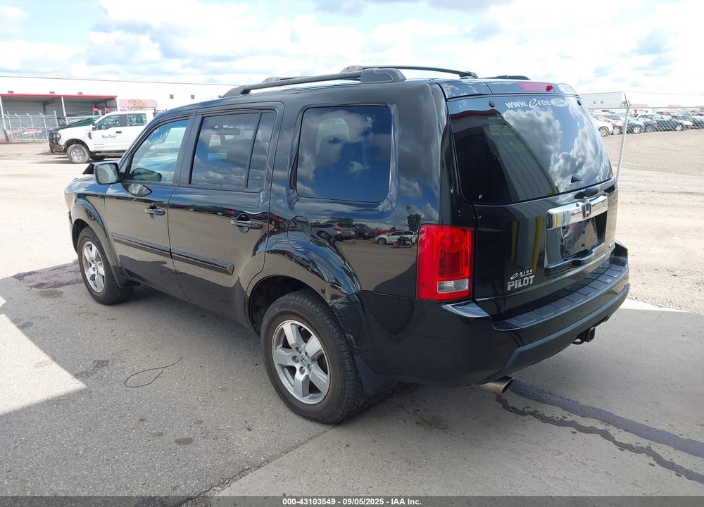 2011 HONDA PILOT EX VIN: 5FNYF4H42BB037510